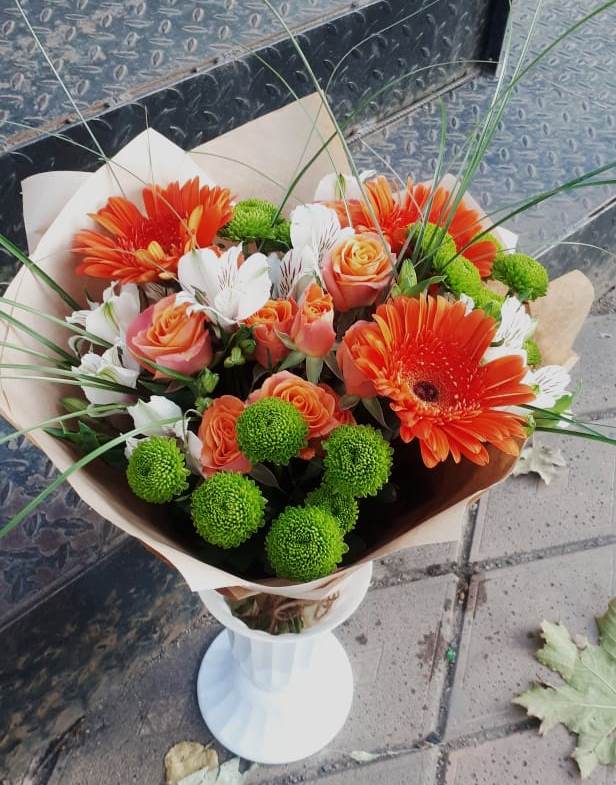 Букет цветов из: Герберы, Хризантемы, Альстромерии и Розы в Кенже