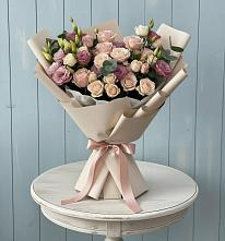 Букет цветов из:  Розы и Лизиантусы в Кенже