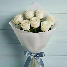 Букет 7 Белых роз Эдлесс Лав в Кенже