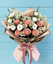 Букет цветов из:  Розы, Альстромерии и Лизиантусы в Кенже