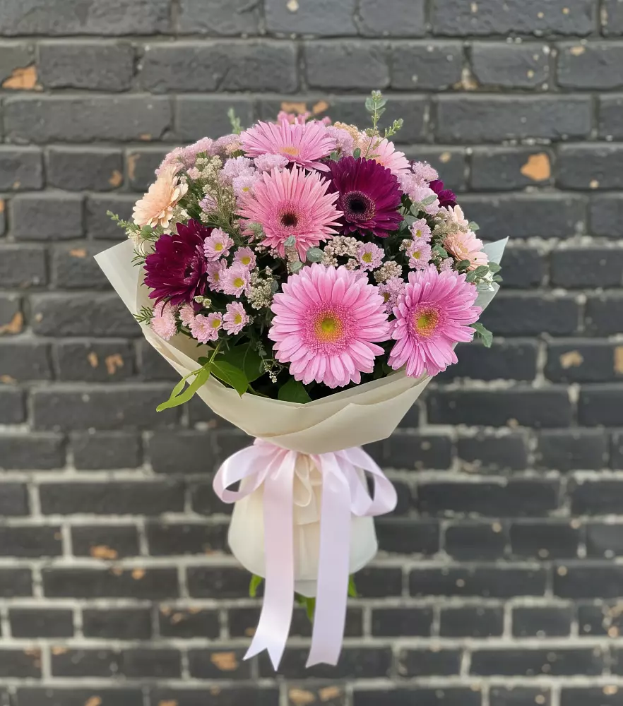Букет цветов из: Герберы и Хризантемы в Кенже