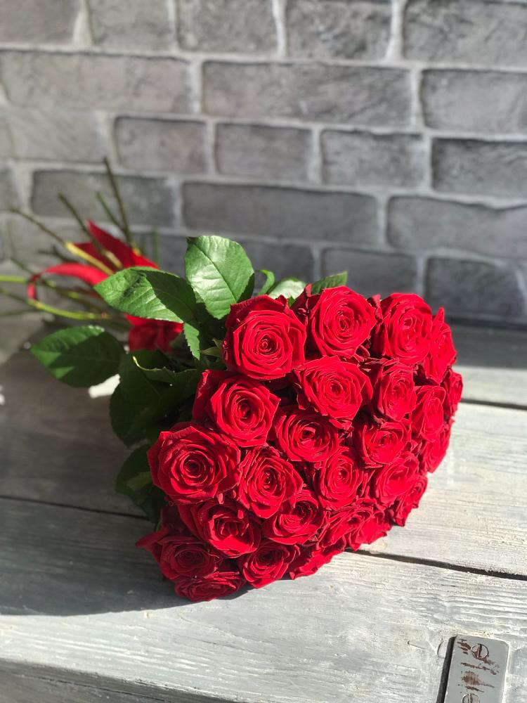 Букет Красные розы Фридом в Кенже