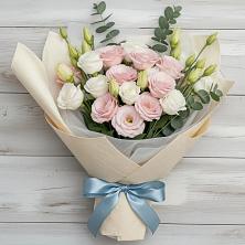 Букет цветов из:  Лизиантусы в Кенже