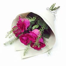 Букет цветов из:  Розы в Кенже