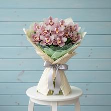 Букет цветов из:  Орхидеи и Розы в Кенже