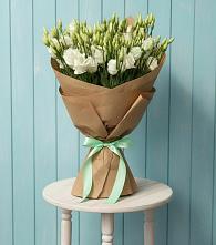 Букет цветов из:  Лизиантусы в Кенже