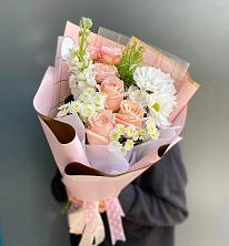 Букет цветов из:  Хризантемы и Розы в Кенже