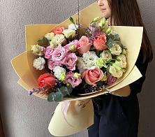 Букет цветов из:  Розы, Лизиантусы и Гвоздики #REPLACE_PRED# Кенже