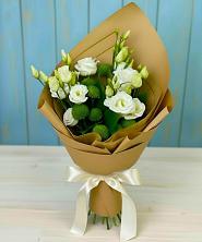 Букет цветов из:  Хризантемы и Лизиантусы в Кенже