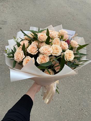 Букет Кремовые розы Латте в Кенже