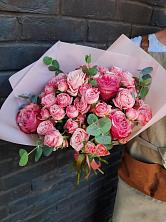 Букет розы в пальмах в Кенже Букет цветов из: Розы в Кенже