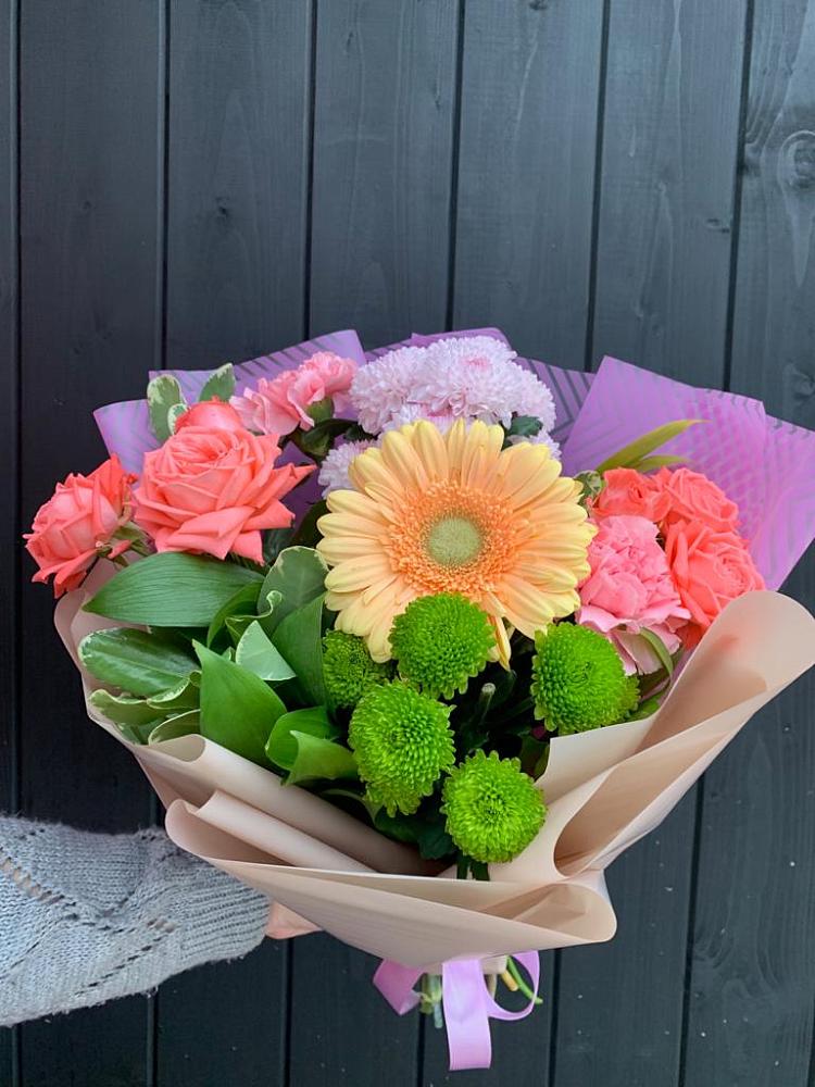 Букет цветов из: Гвоздики, Розы, Герберы и Хризантемы в Кенже