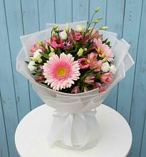 Букет цветов из:  Герберы, Альстромерии и Лизиантусы в Кенже