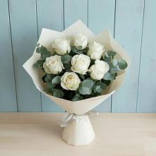 Букет Белые розы в Эвкалипте в Кенже