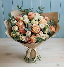 Букет цветов из:  Альстромерии и Розы в Кенже